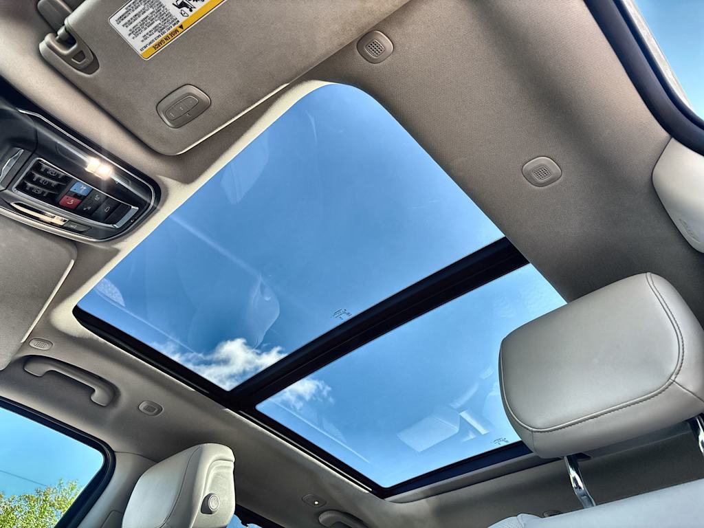 Thumbnail: 2024 Jeep Wagoneer - 28