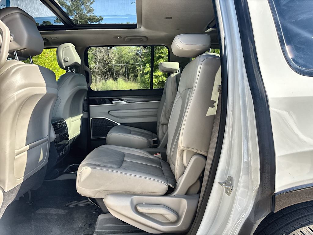 Thumbnail: 2024 Jeep Wagoneer - 13