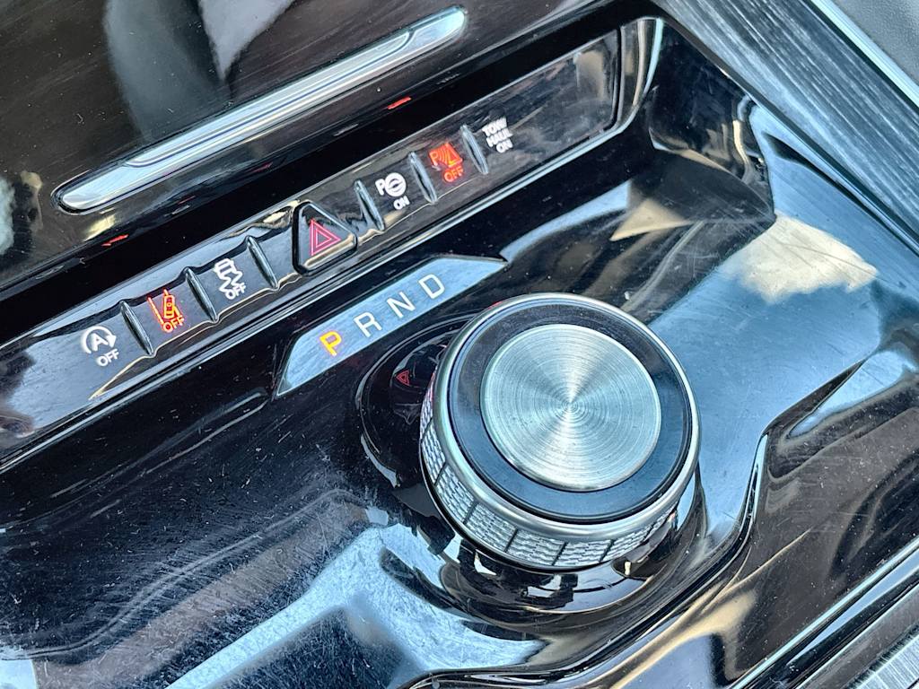 Thumbnail: 2024 Jeep Wagoneer - 25