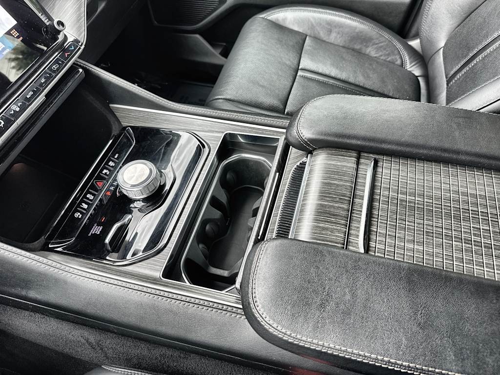 Thumbnail: 2024 Jeep Wagoneer - 15