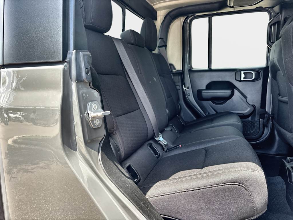 Thumbnail: 2022 Jeep Gladiator - 25