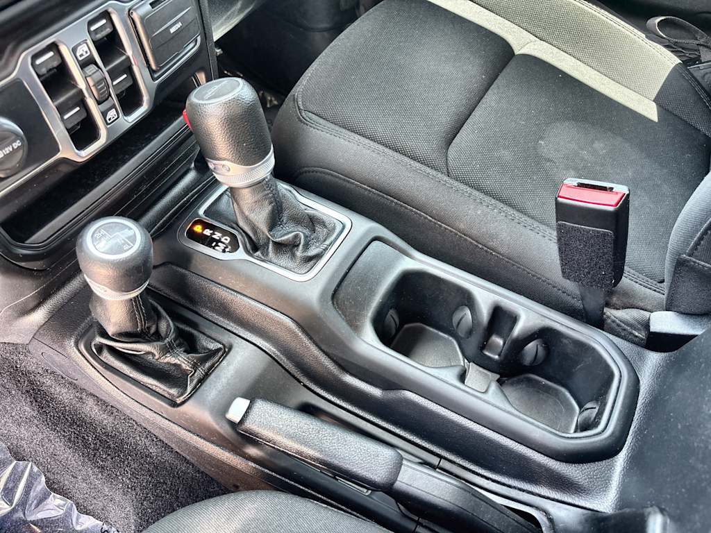 Thumbnail: 2022 Jeep Gladiator - 15
