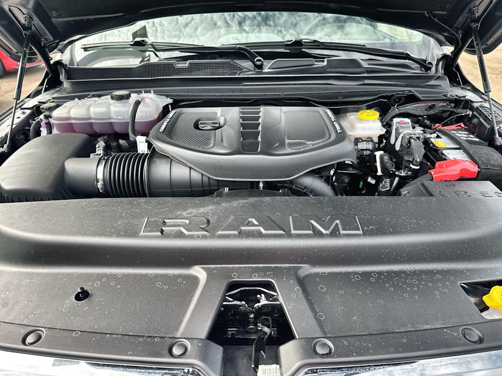 Thumbnail: 2026 RAM 1500 - 9
