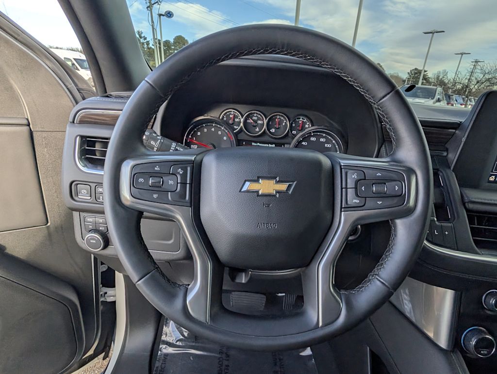 Thumbnail: 2023 Chevrolet Suburban - 8