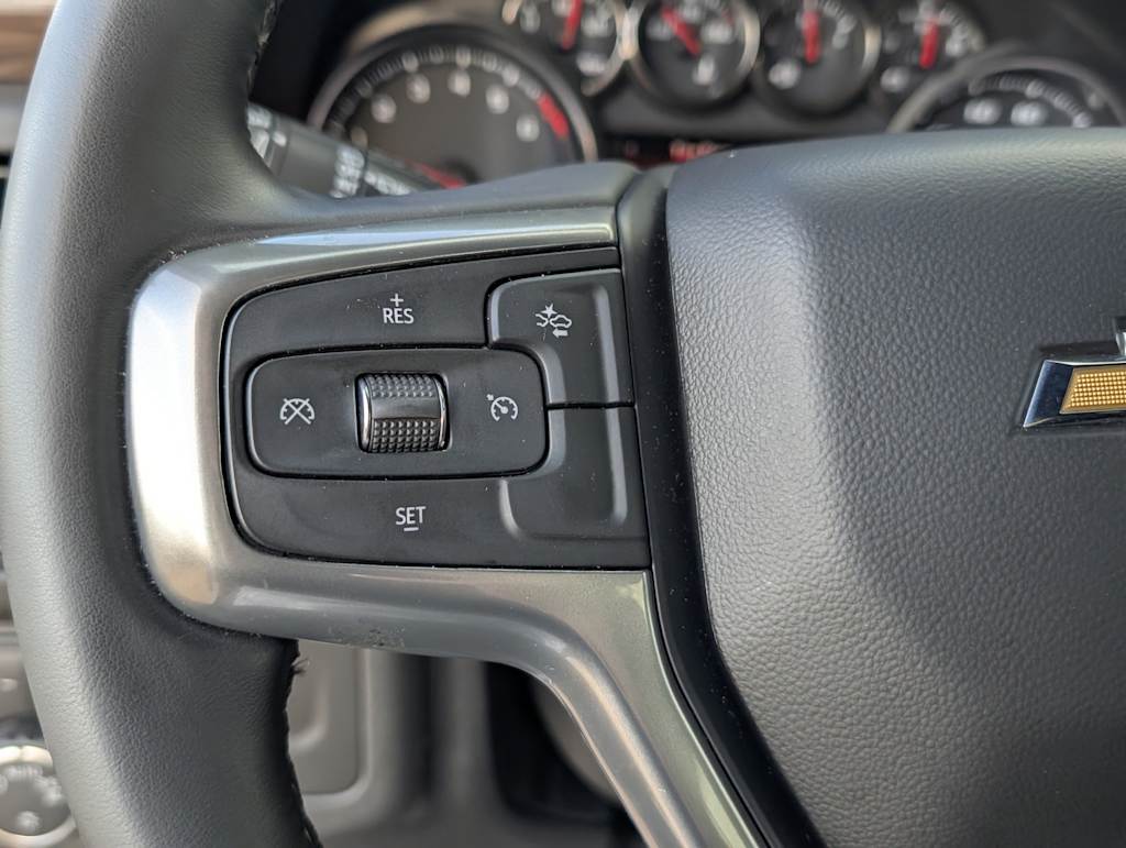 Thumbnail: 2023 Chevrolet Suburban - 23