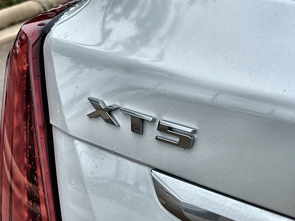 Thumbnail: 2023 Cadillac XT5 - 7