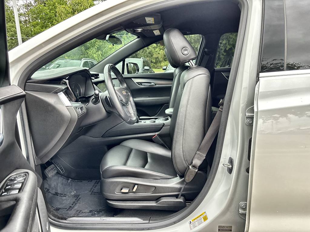 Thumbnail: 2023 Cadillac XT5 - 11