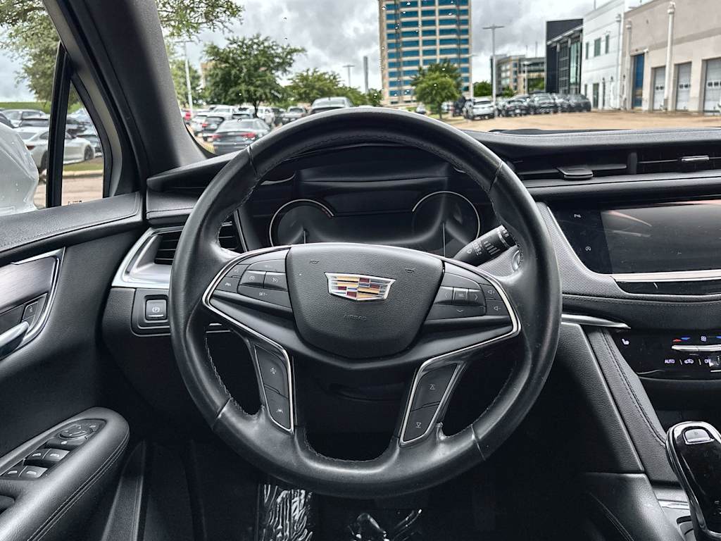 Thumbnail: 2023 Cadillac XT5 - 10