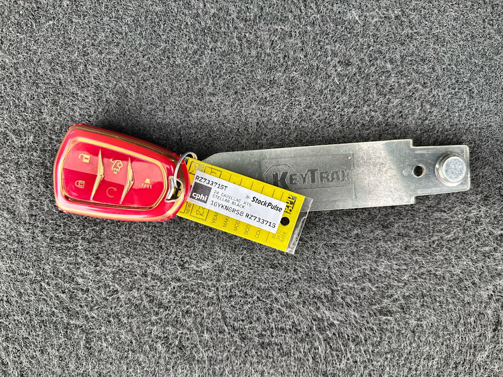 Thumbnail: 2024 Cadillac XT5 - 17