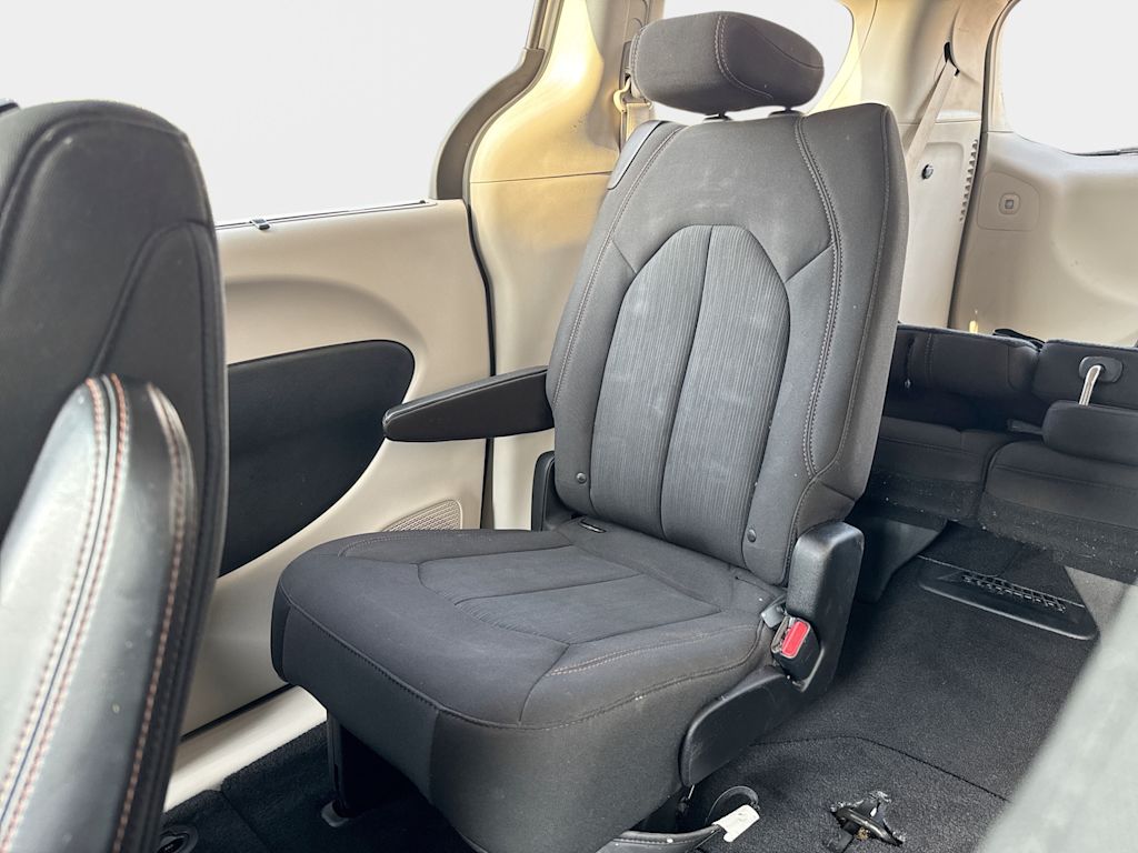 Thumbnail: 2018 Chrysler Pacifica - 26