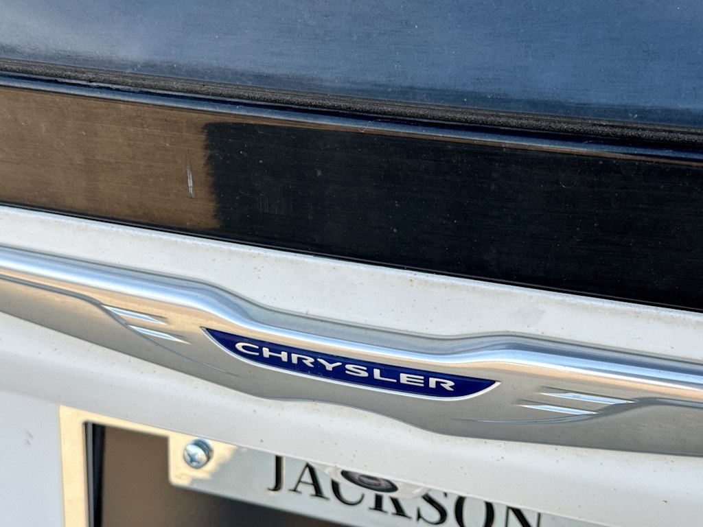 Thumbnail: 2018 Chrysler Pacifica - 24