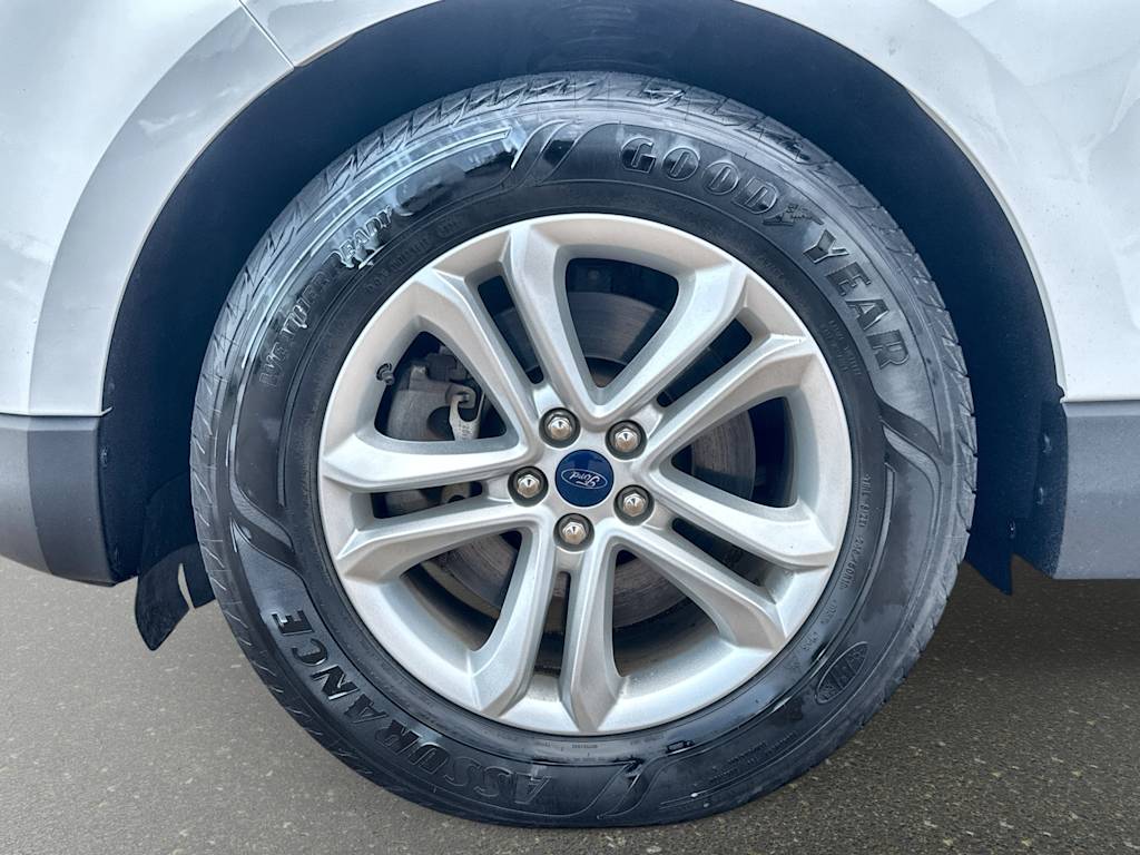 Thumbnail: 2020 Ford Edge - 8