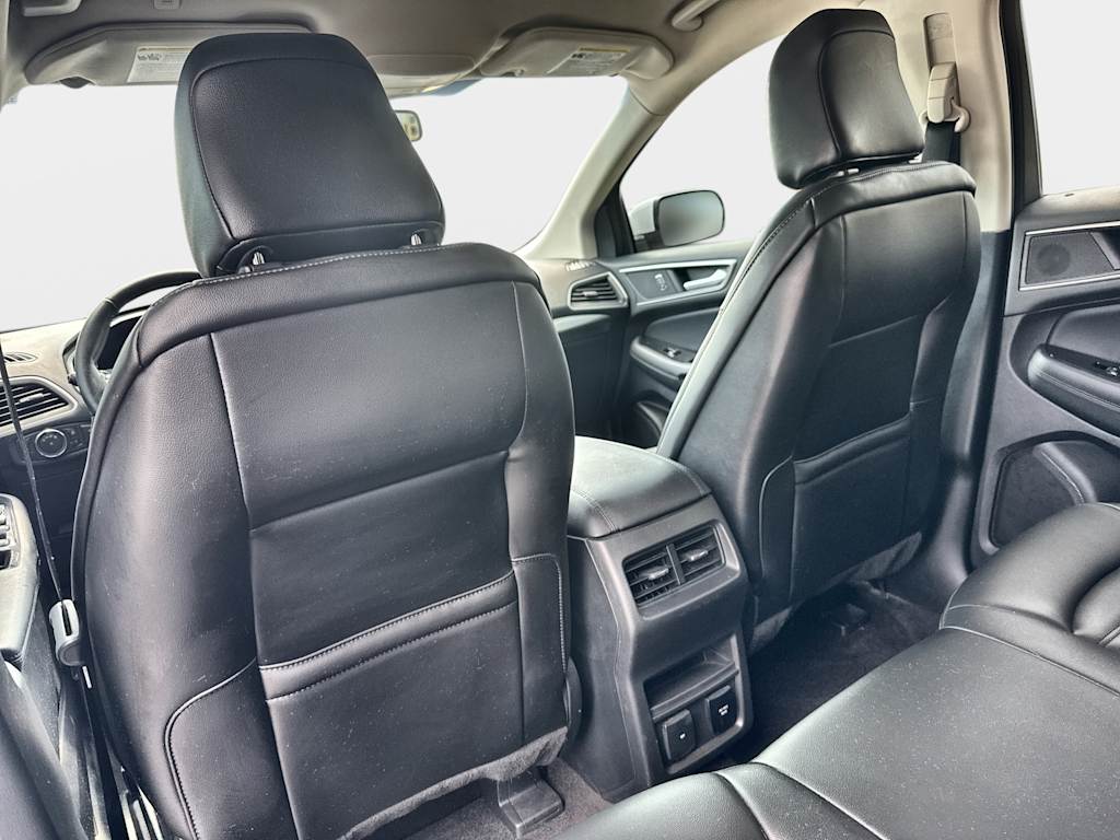 Thumbnail: 2020 Ford Edge - 25