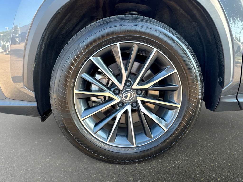 Thumbnail: 2024 Lexus ES - 8