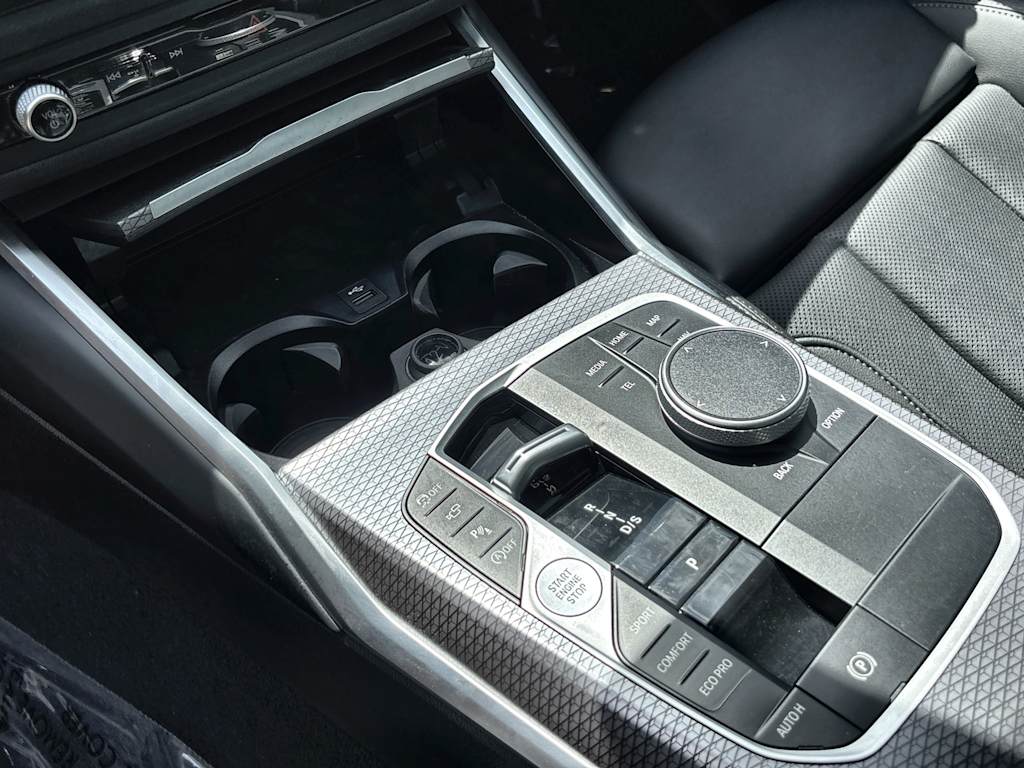 Thumbnail: 2026 BMW 3 Series - 15