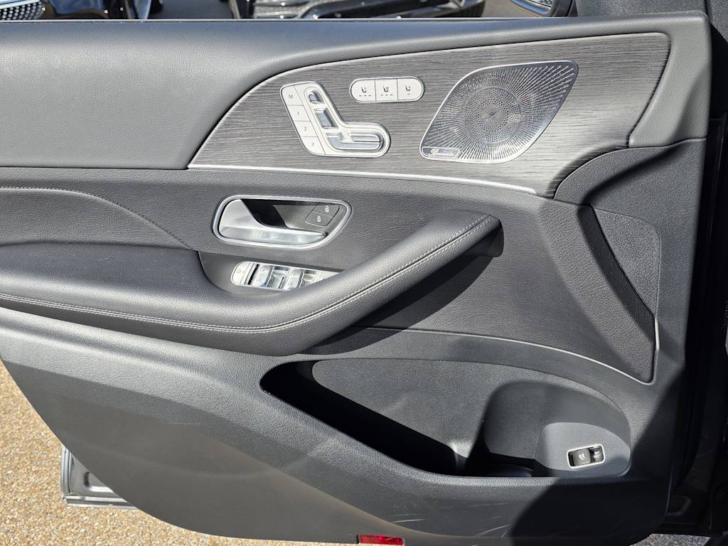 Thumbnail: 2025 Mercedes-Benz GLE - 23