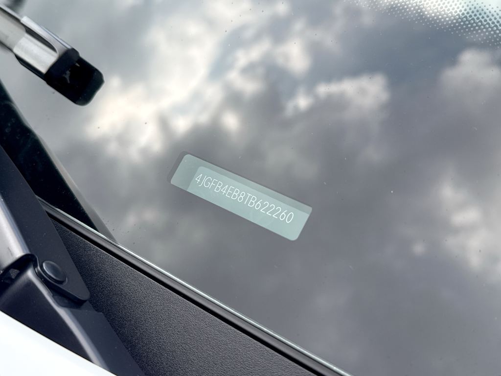 Thumbnail: 2026 Mercedes-Benz GLE - 28