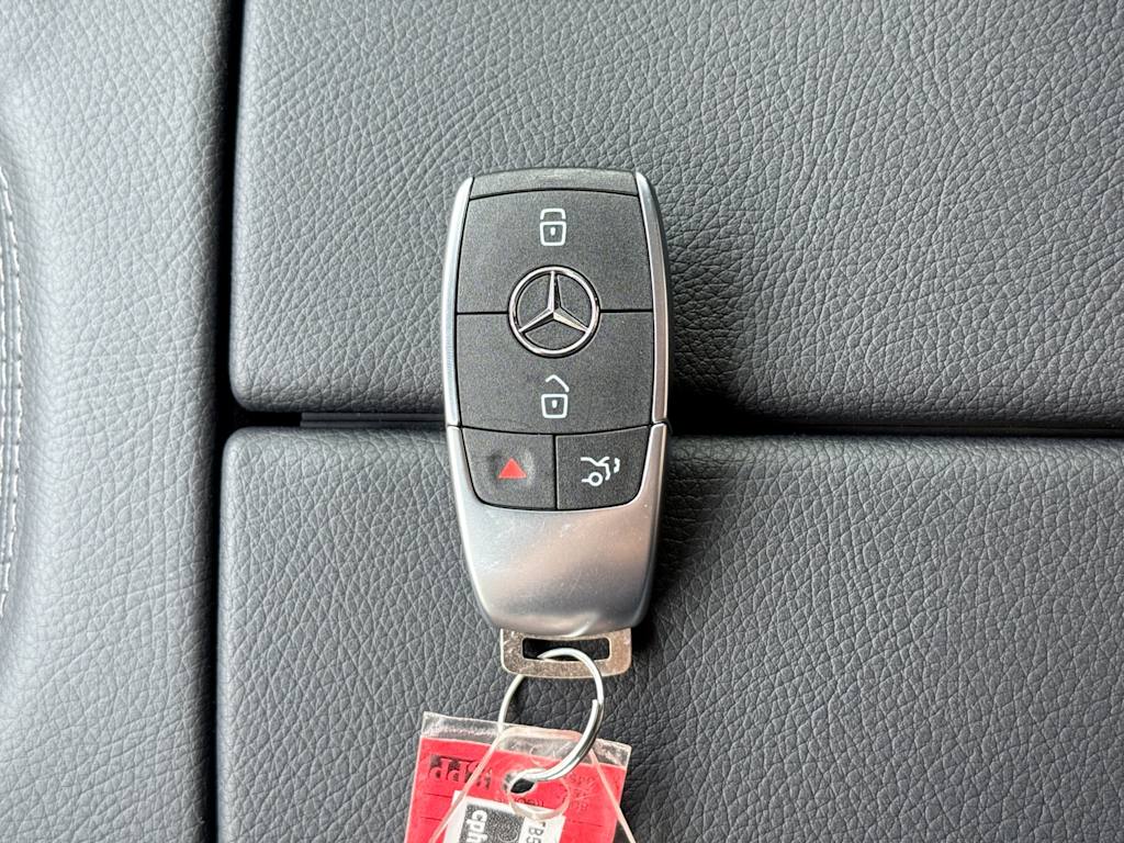 Thumbnail: 2026 Mercedes-Benz GLE - 17