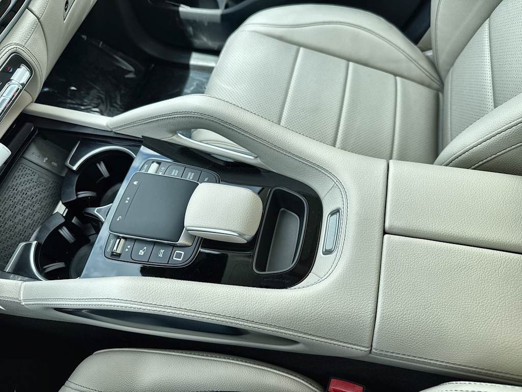 Thumbnail: 2026 Mercedes-Benz GLE - 26