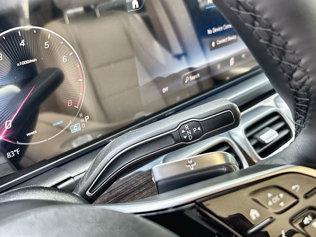 Thumbnail: 2026 Mercedes-Benz GLE - 26