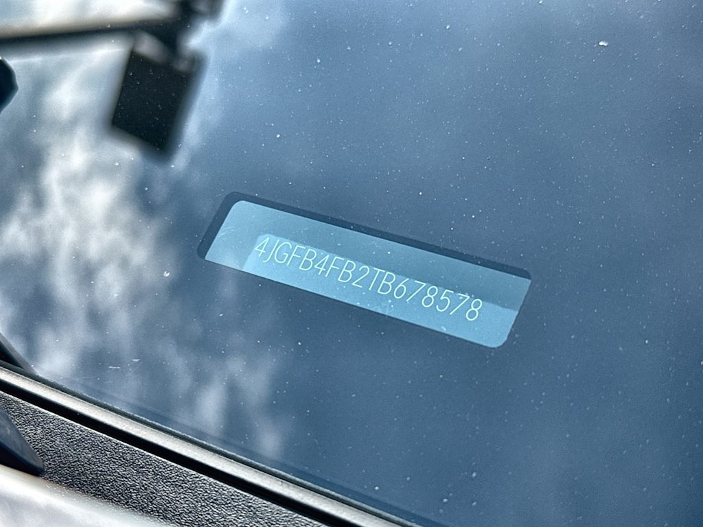 Thumbnail: 2026 Mercedes-Benz GLE - 18