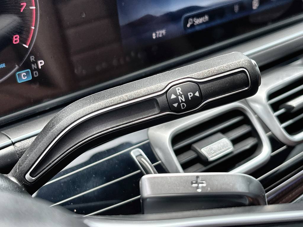 Thumbnail: 2026 Mercedes-Benz GLE - 26