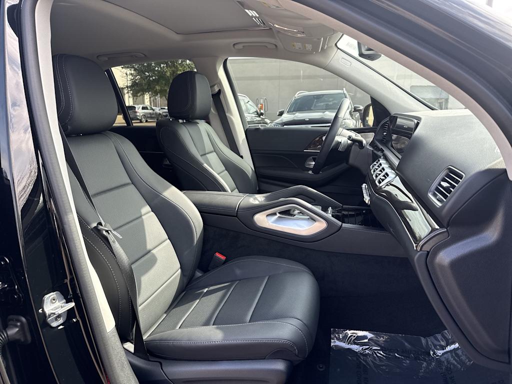 Thumbnail: 2026 Mercedes-Benz GLE - 27