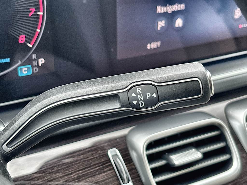 Thumbnail: 2026 Mercedes-Benz GLE - 26