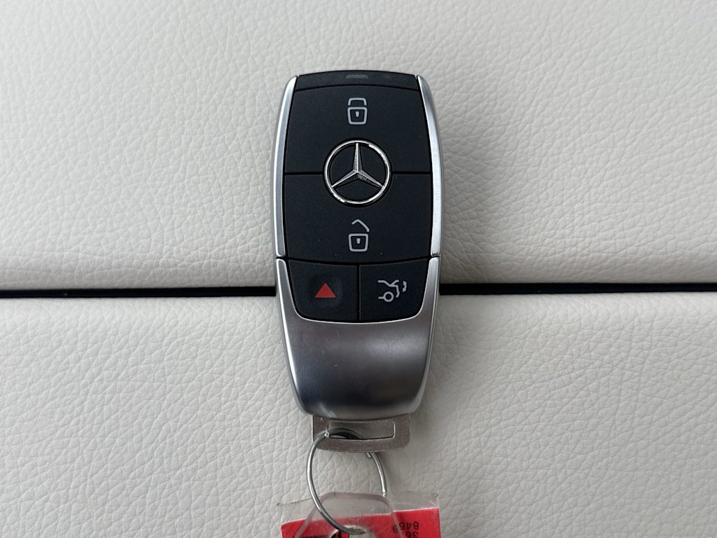 Thumbnail: 2026 Mercedes-Benz GLE - 18