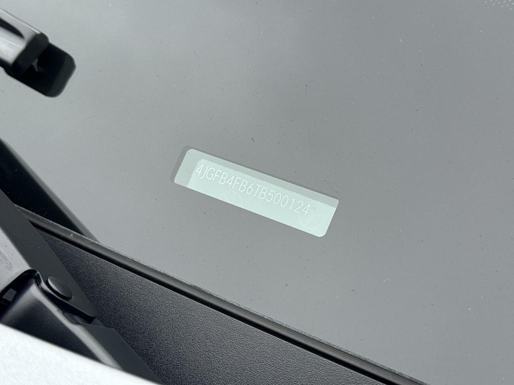 Thumbnail: 2026 Mercedes-Benz GLE - 28