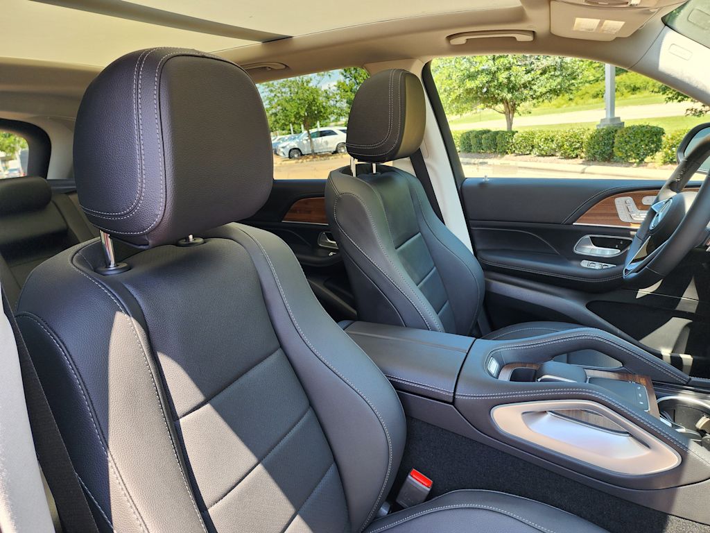 Thumbnail: 2025 Mercedes-Benz GLE - 25