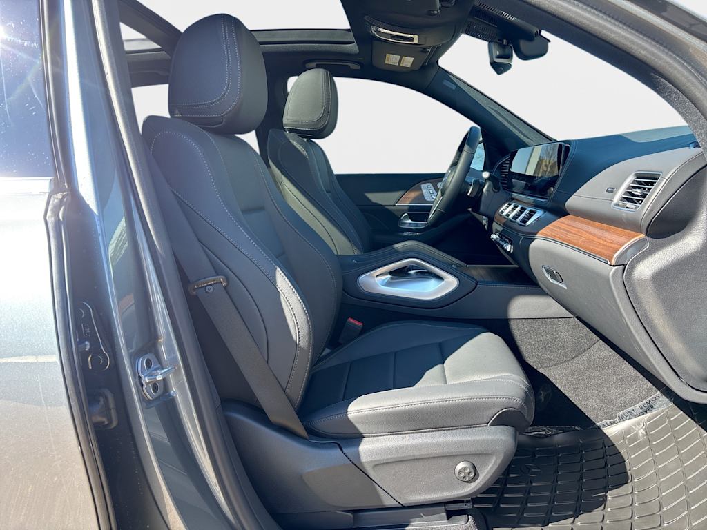 Thumbnail: 2026 Mercedes-Benz GLE - 26