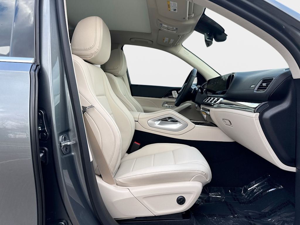 Thumbnail: 2026 Mercedes-Benz GLE - 26