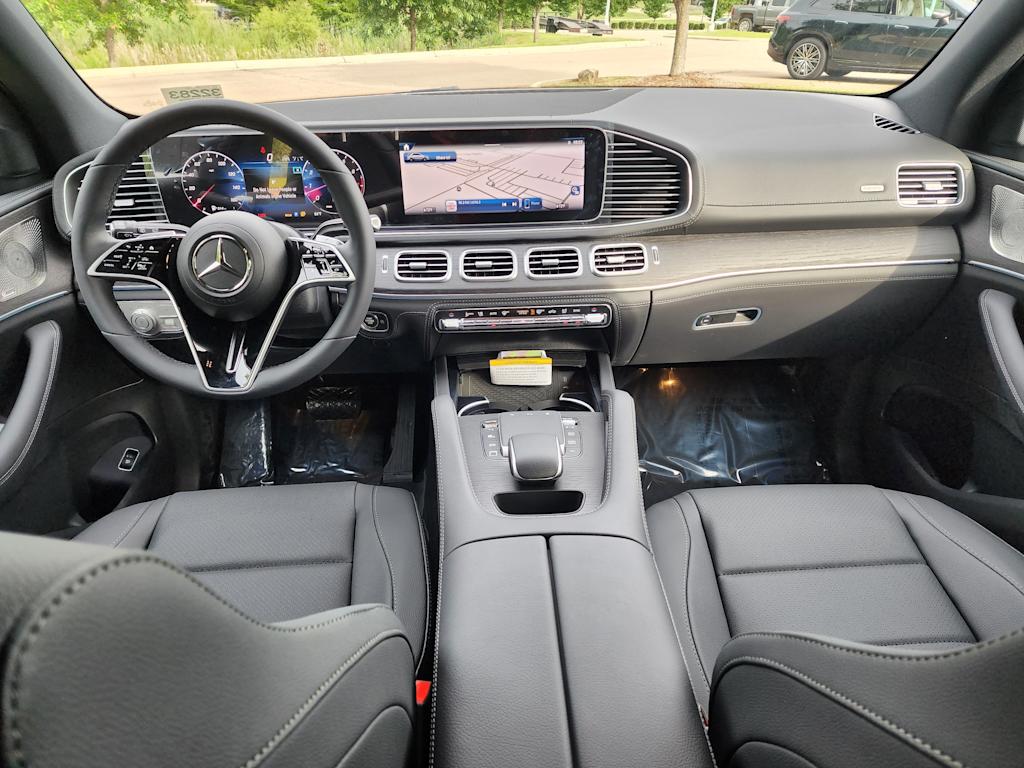 Thumbnail: 2025 Mercedes-Benz GLE - 3