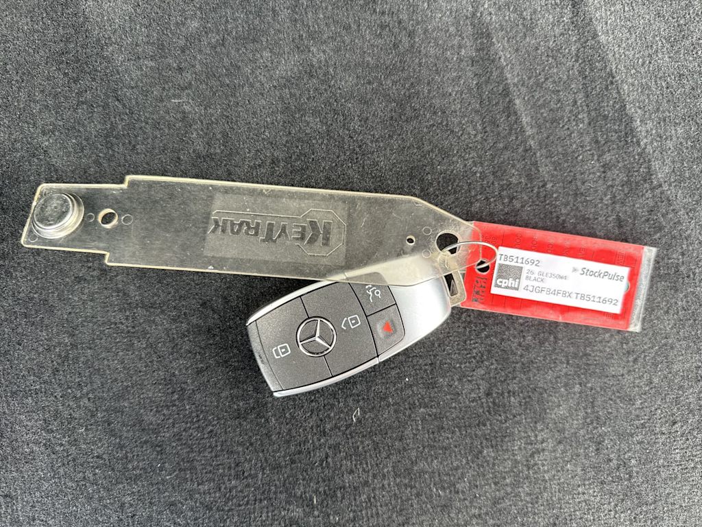 Thumbnail: 2026 Mercedes-Benz GLE - 18