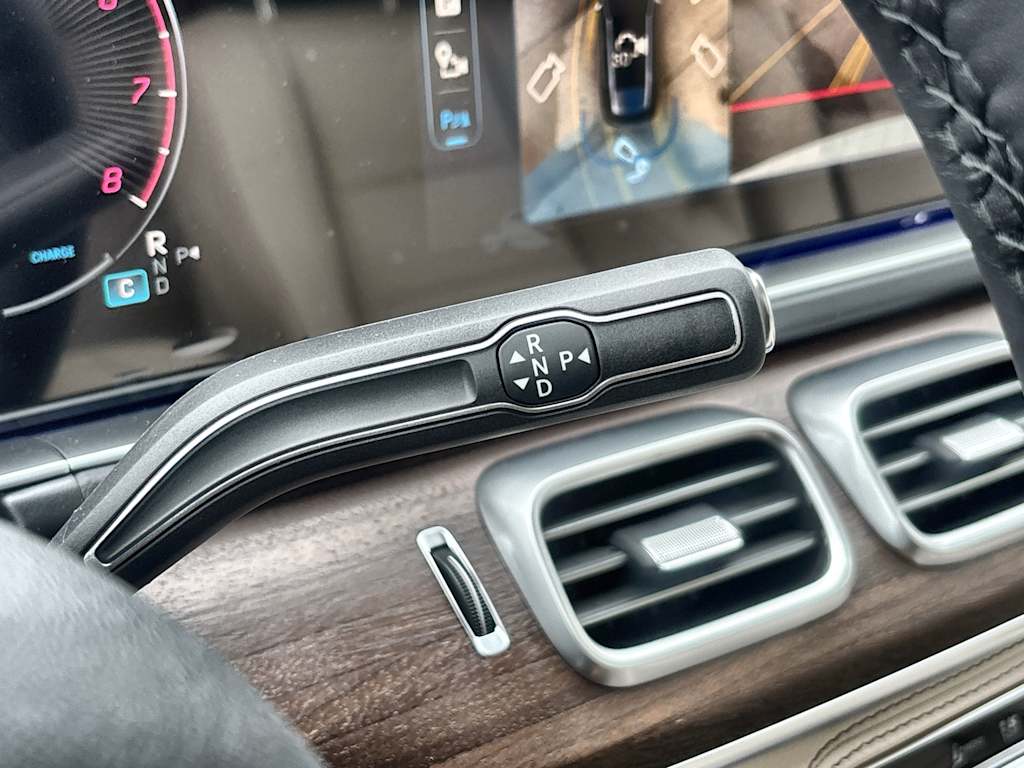 Thumbnail: 2026 Mercedes-Benz GLE - 26
