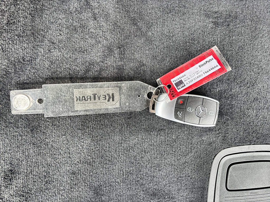 Thumbnail: 2026 Mercedes-Benz GLE - 18