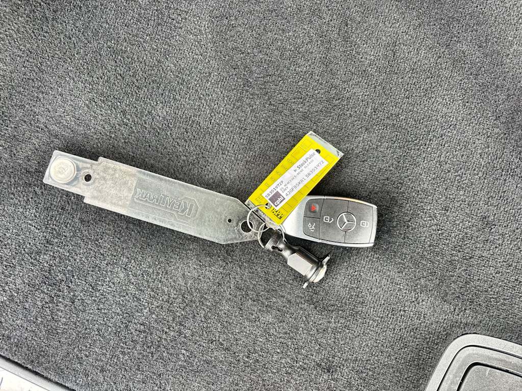 Thumbnail: 2025 Mercedes-Benz GLE - 18