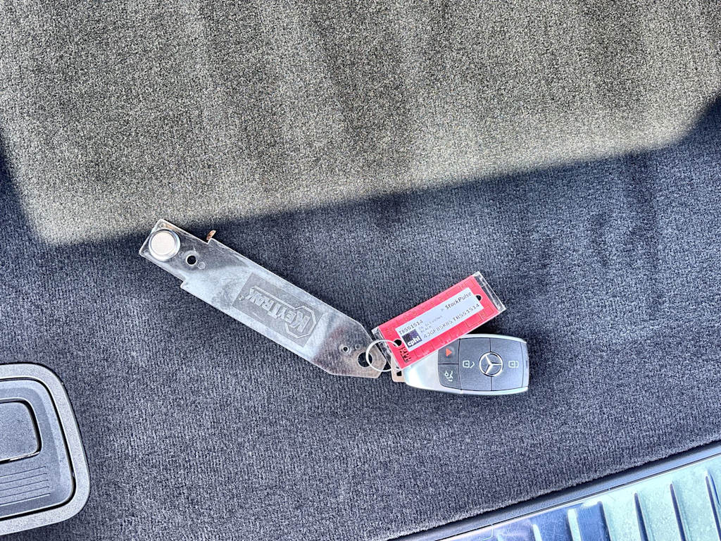 Thumbnail: 2026 Mercedes-Benz GLE - 27