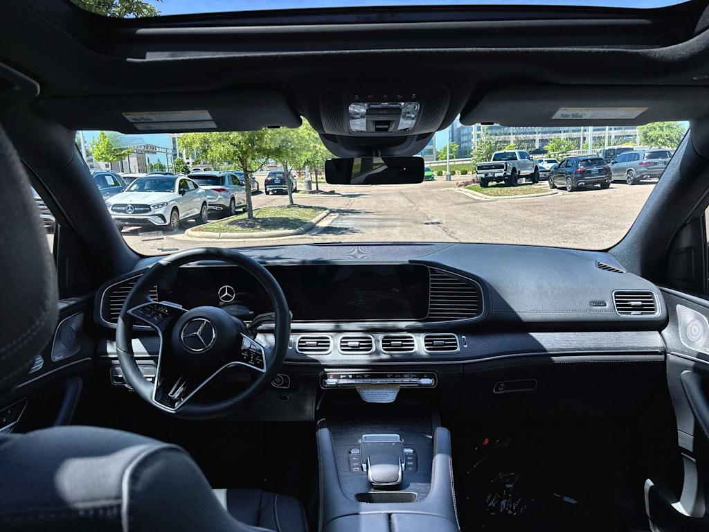 Thumbnail: 2026 Mercedes-Benz GLE - 2