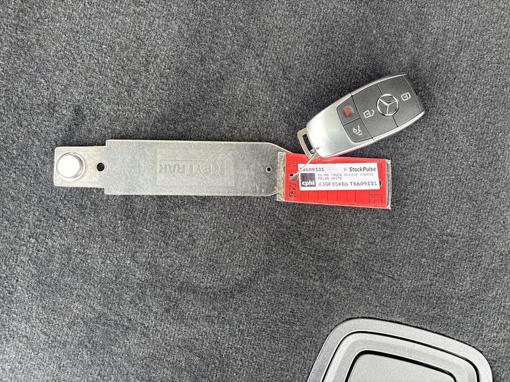 Thumbnail: 2026 Mercedes-Benz GLE - 16