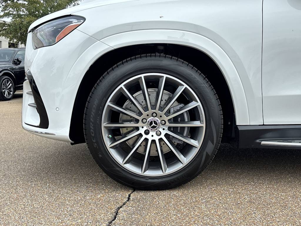 Thumbnail: 2026 Mercedes-Benz GLE - 8