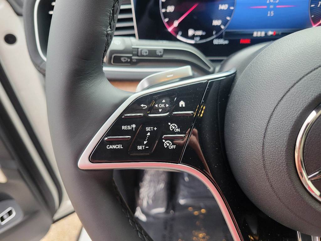 Thumbnail: 2025 Mercedes-Benz GLE - 22