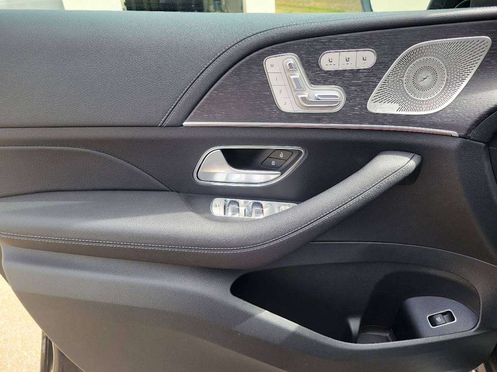 Thumbnail: 2025 Mercedes-Benz GLE - 20