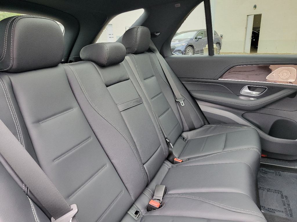 Thumbnail: 2025 Mercedes-Benz GLE - 25