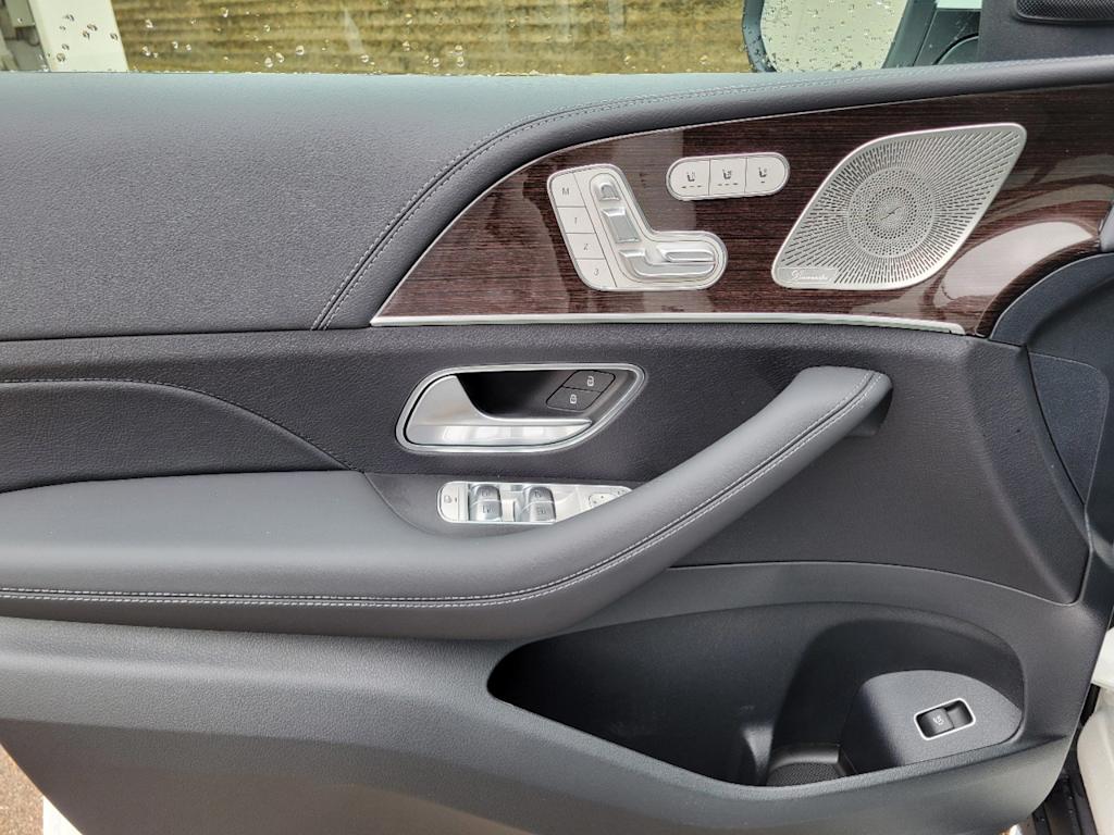 Thumbnail: 2025 Mercedes-Benz GLE - 19