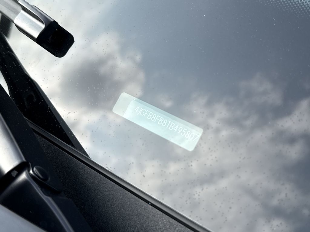 Thumbnail: 2026 Mercedes-Benz GLE - 26