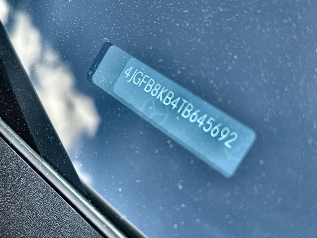 Thumbnail: 2026 Mercedes-Benz GLE - 26