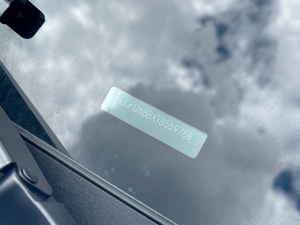 Thumbnail: 2026 Mercedes-Benz GLE - 28