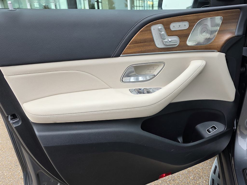 Thumbnail: 2025 Mercedes-Benz GLS - 20